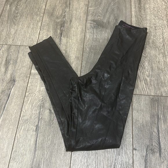 • Commando • Women’s Faux Leather Legging Black Small - Picture 2 of 4